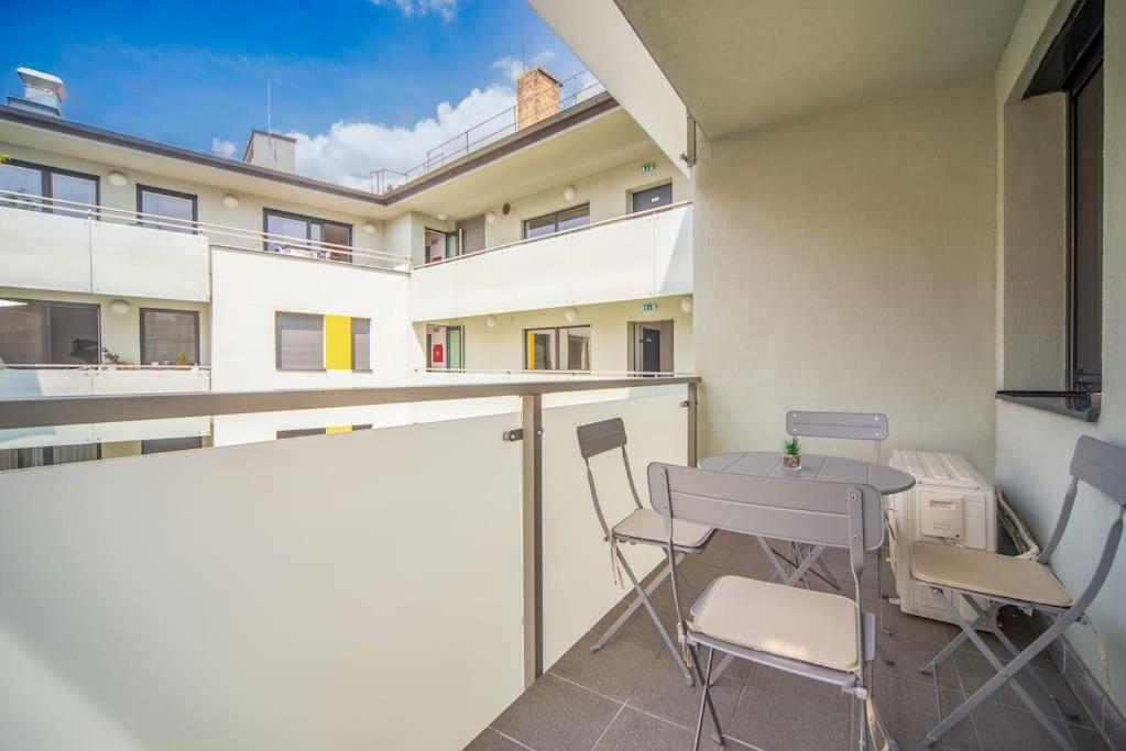 Grace Pine Apartment 1 Budapest Bagian luar foto
