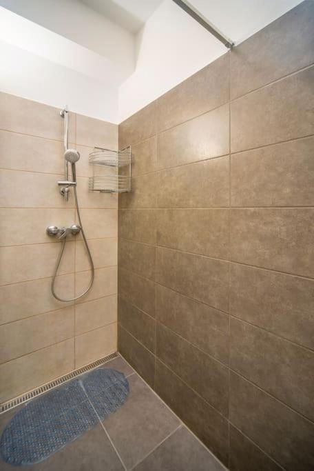 Grace Pine Apartment 1 Budapest Bagian luar foto