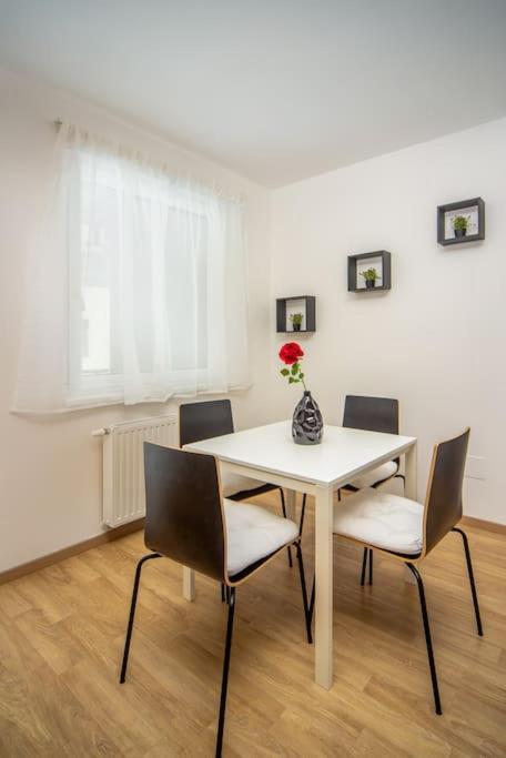 Grace Pine Apartment 1 Budapest Bagian luar foto