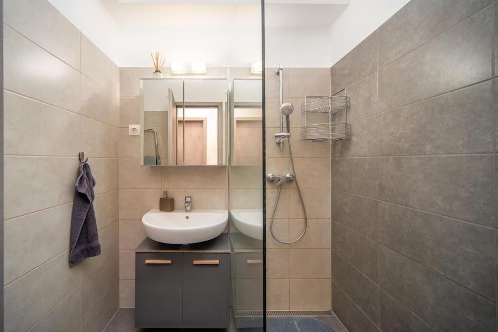 Grace Pine Apartment 1 Budapest Bagian luar foto